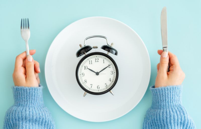 Comer antes de las 8.30 podría reducir los factores de riesgo de diabetes, según un estudio